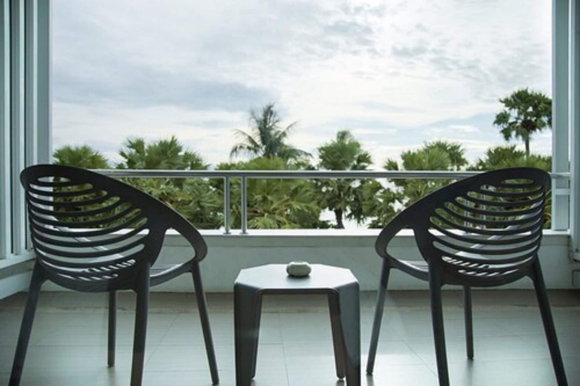 פאטאיה Baboona Beachfront Living מראה חיצוני תמונה