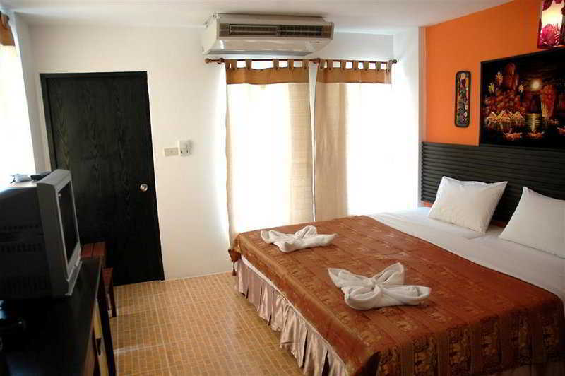 פאטאיה Baboona Beachfront Living מראה חיצוני תמונה